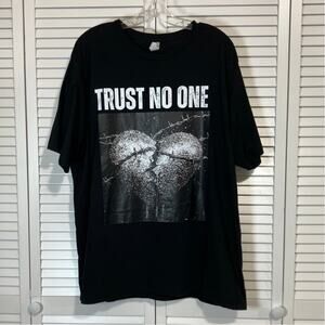Lane Seven Black Trust No One Graphic Short Sleeve Adult T-shirt 2XL